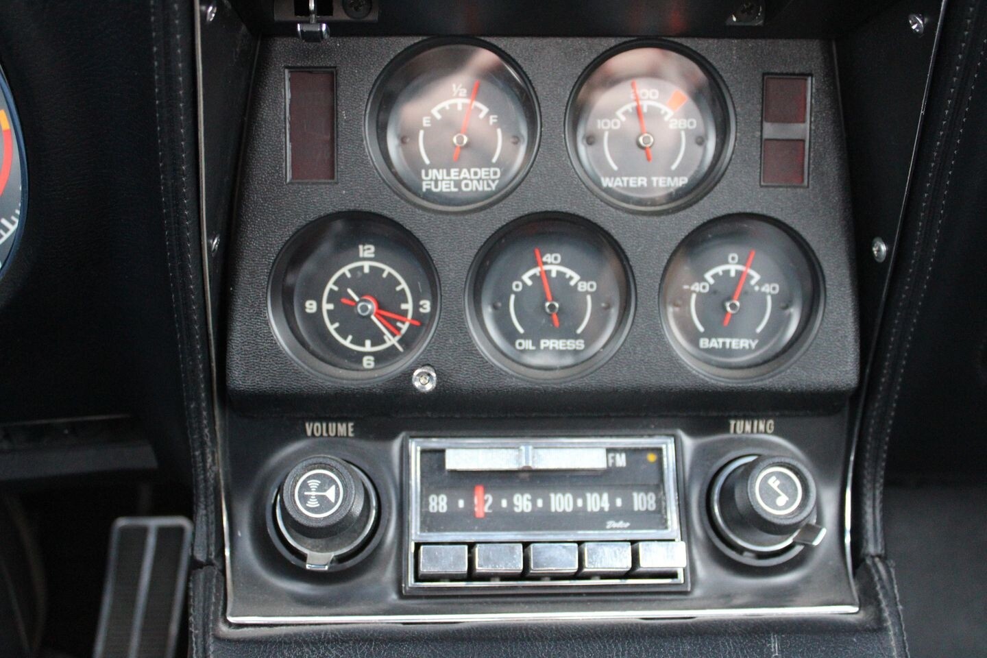 Chevrolet-Corvette-L-48-1975-Coupe-25