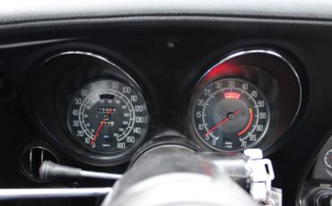 Chevrolet-Corvette-L-48-1975-Coupe-26