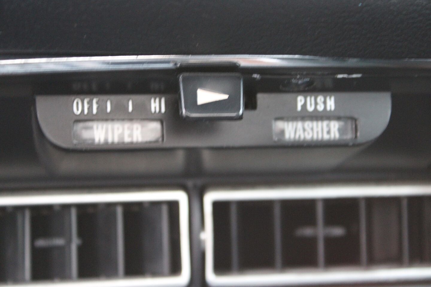 Chevrolet-Corvette-L-48-1975-Coupe-28