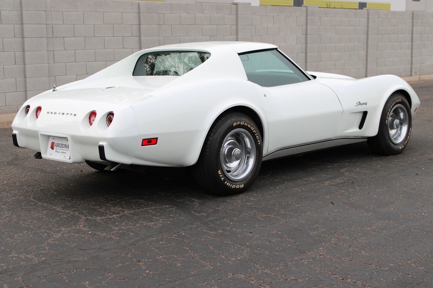 Chevrolet-Corvette-L-48-1975-Coupe-3