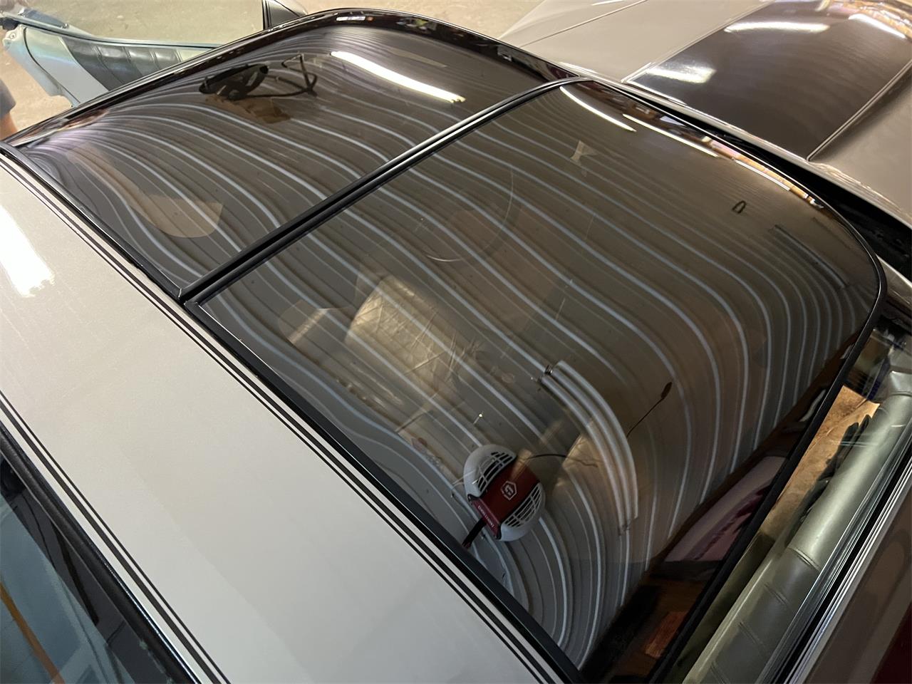 Chevrolet-Corvette-c3-collectors-edition-1982-SilverBeige-SilverBeige-14