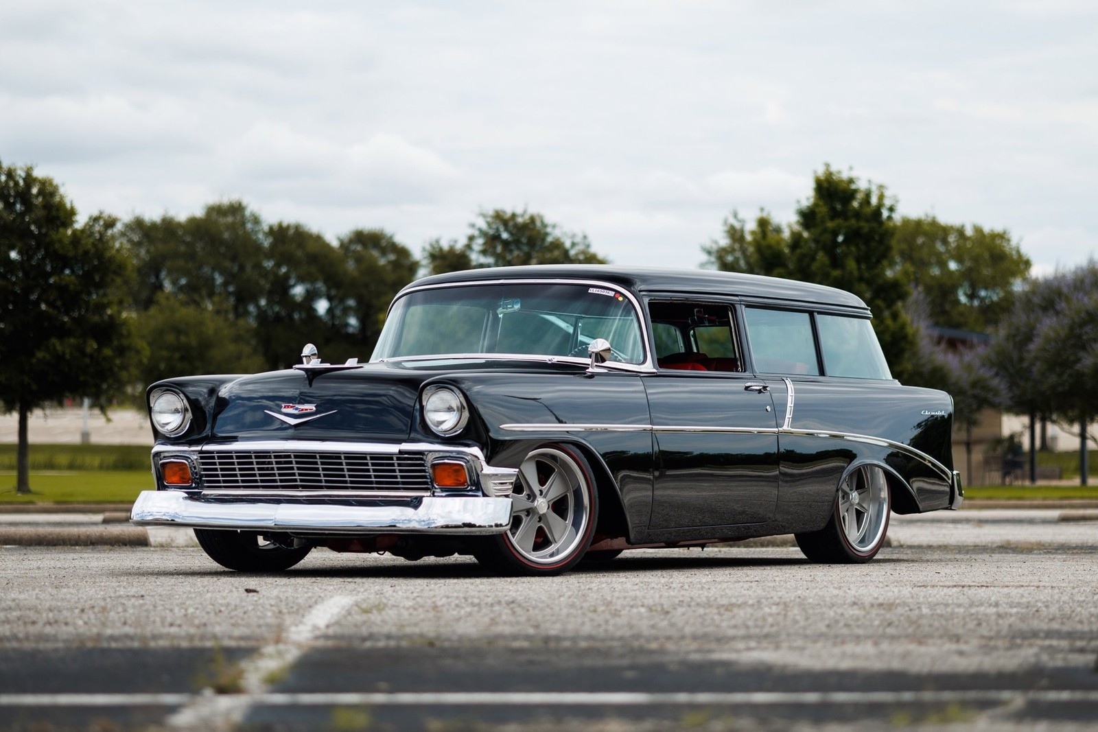 Chevrolet-Custom-1956-2DR-Wagon-2