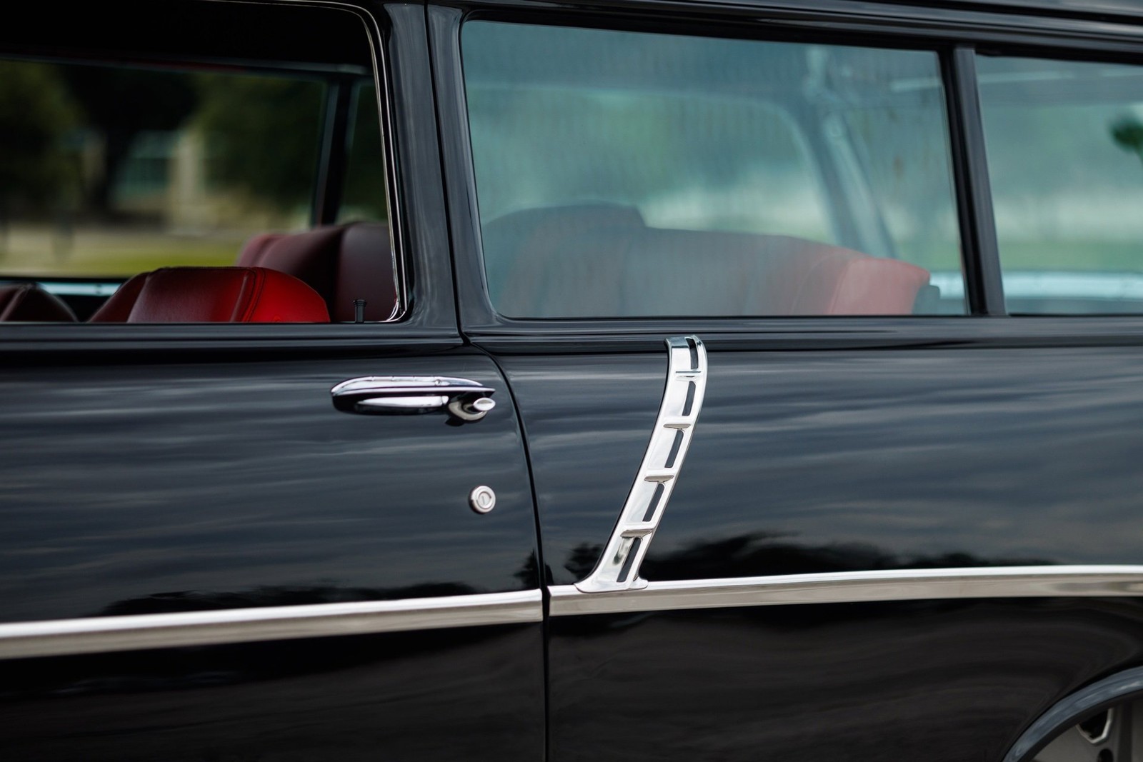 Chevrolet-Custom-1956-2DR-Wagon-27