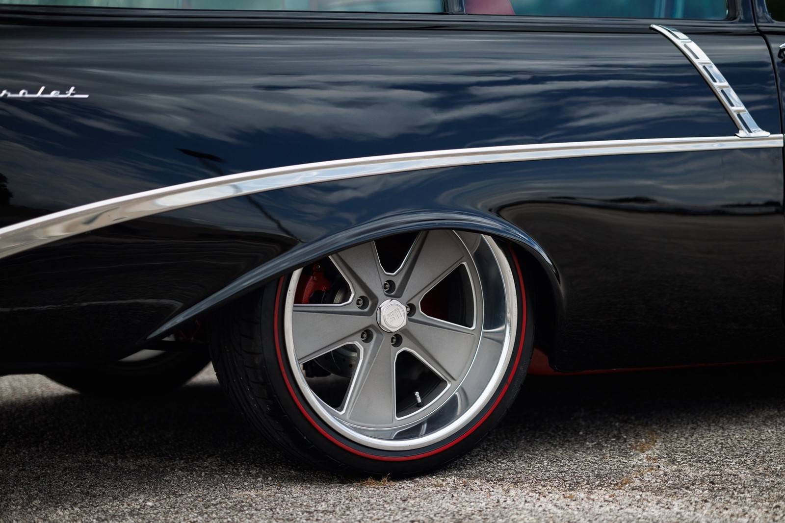 Chevrolet-Custom-1956-2DR-Wagon-28