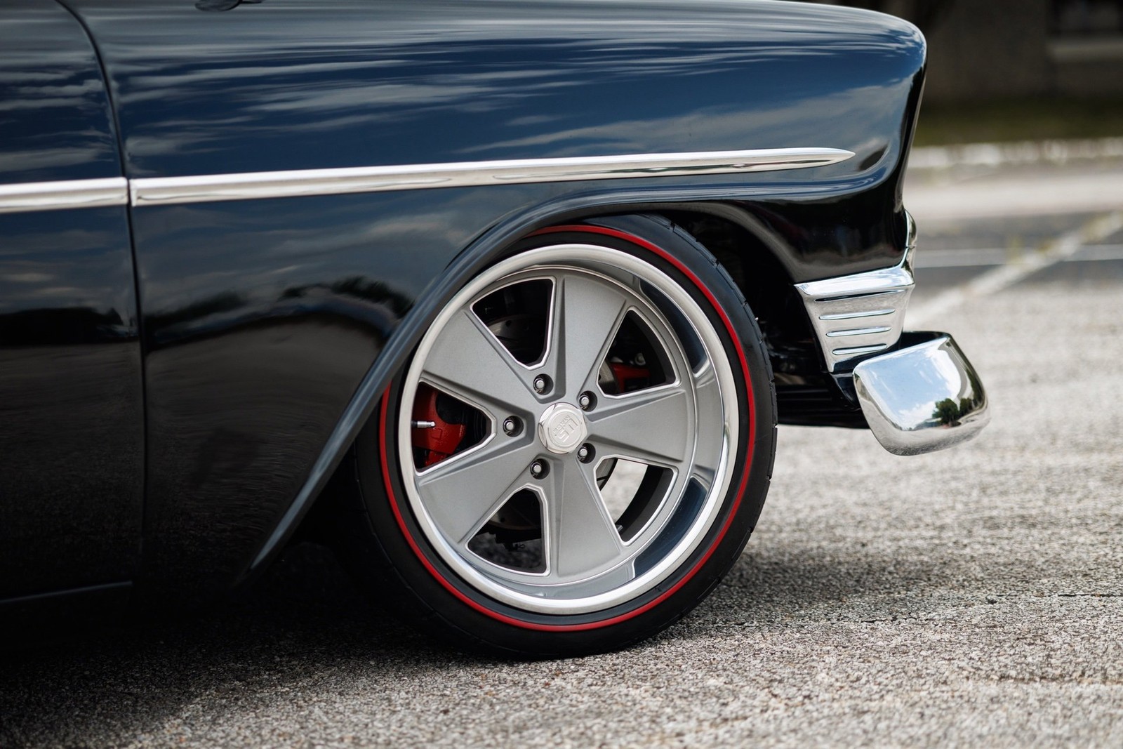 Chevrolet-Custom-1956-2DR-Wagon-31