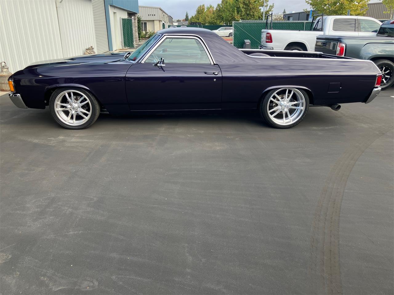 Chevrolet-El-camino-1972-Custom-Plum-Two-Tone-CreamBlack-4