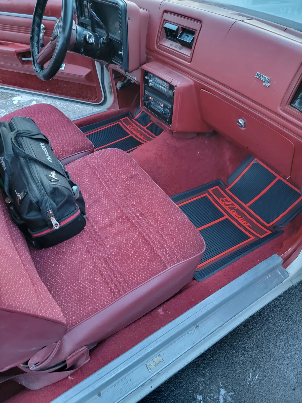 Chevrolet-El-camino-1978-White-Red-3