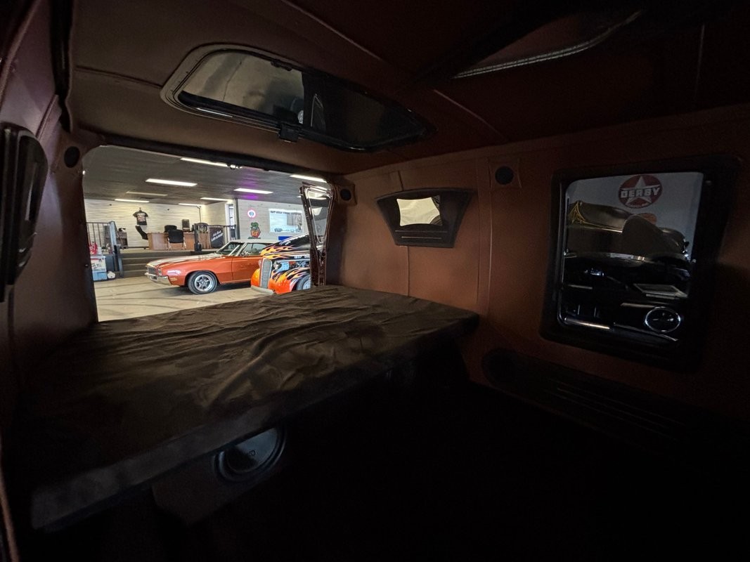 Chevrolet-G20-1979-Van-18