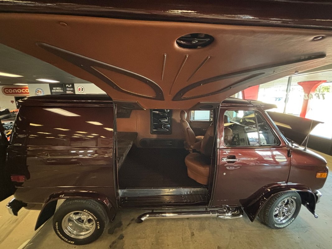 Chevrolet-G20-1979-Van-19