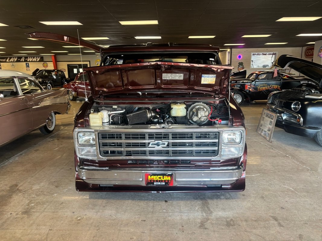Chevrolet-G20-1979-Van-2