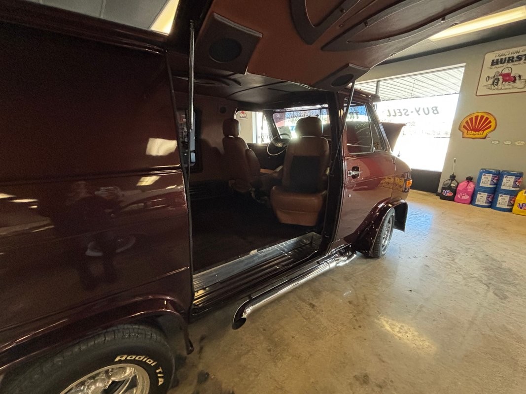 Chevrolet-G20-1979-Van-3