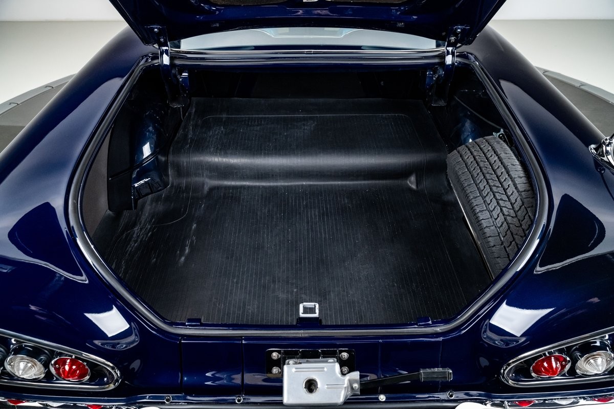 Chevrolet-Impala-1958-17