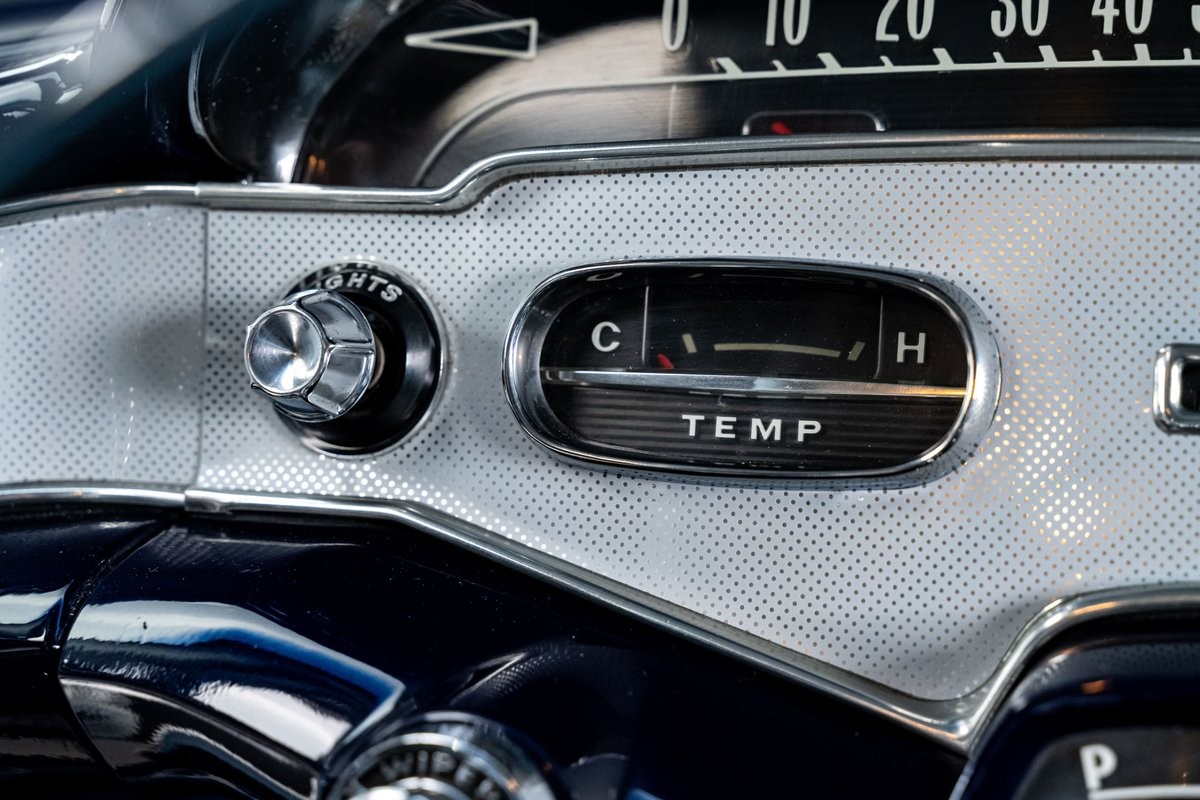 Chevrolet-Impala-1958-20