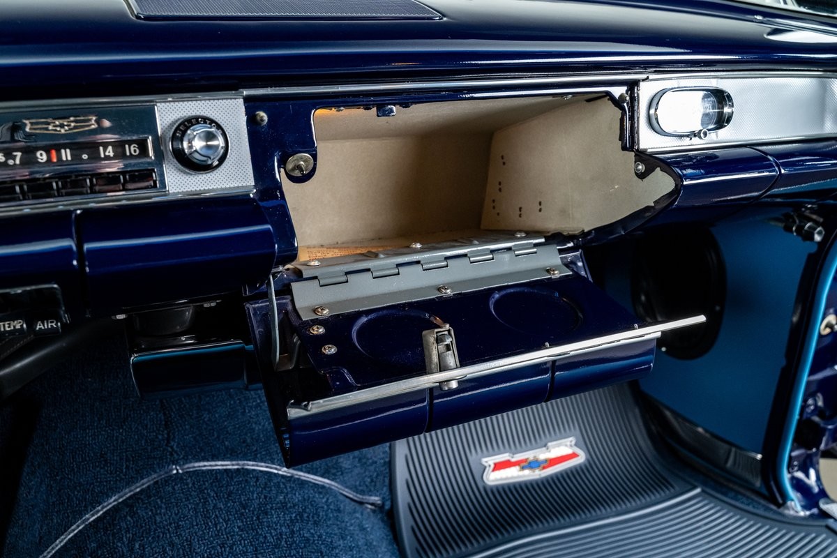 Chevrolet-Impala-1958-28