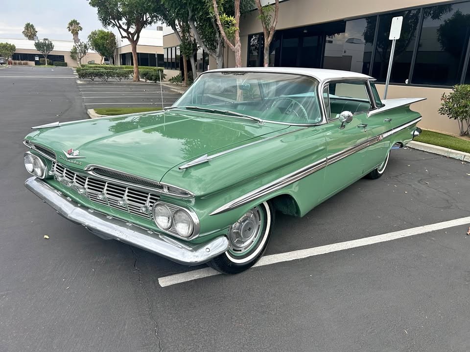 Chevrolet-Impala-1959-Sedan-2