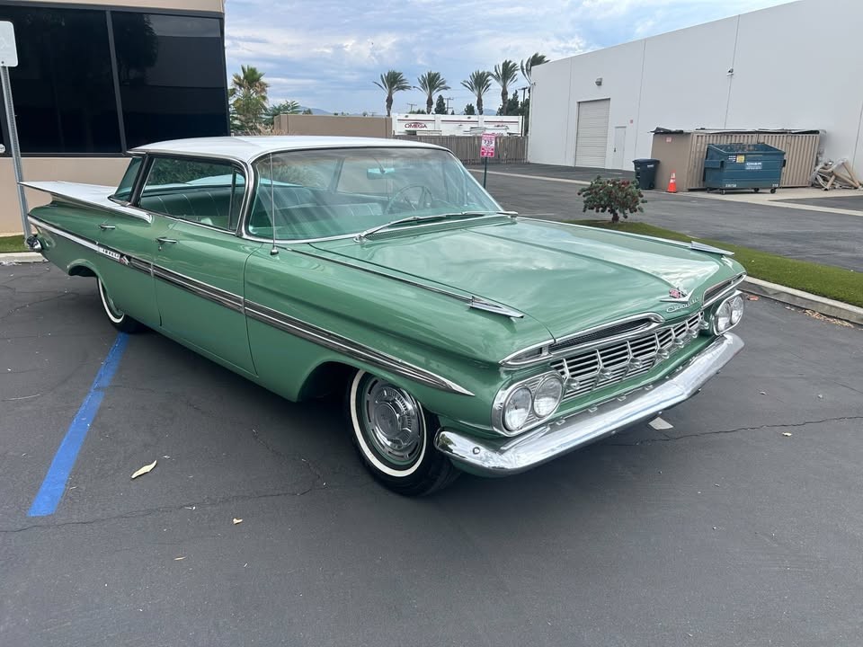 Chevrolet-Impala-1959-Sedan-3