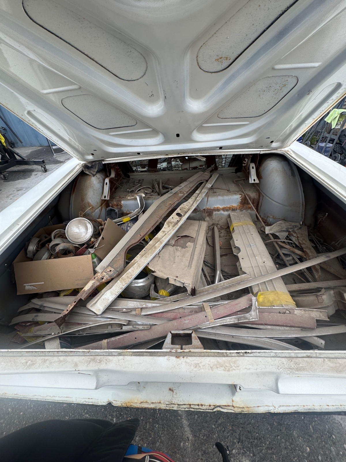 Chevrolet-Impala-1960-Coupe-1