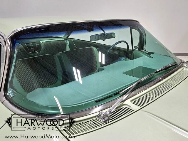 Chevrolet-Impala-1960-Coupe-21