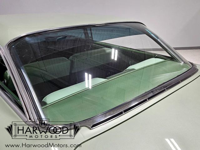 Chevrolet-Impala-1960-Coupe-23