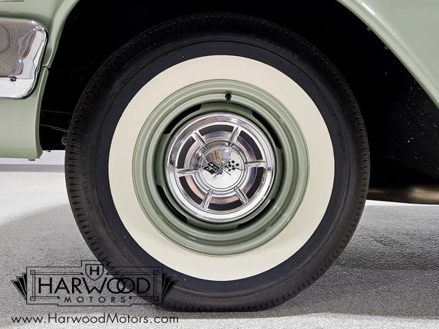 Chevrolet-Impala-1960-Coupe-32