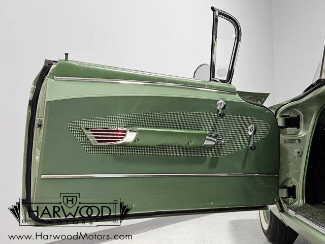 Chevrolet-Impala-1960-Coupe-36