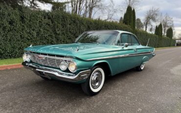 Chevrolet-Impala-1961-1
