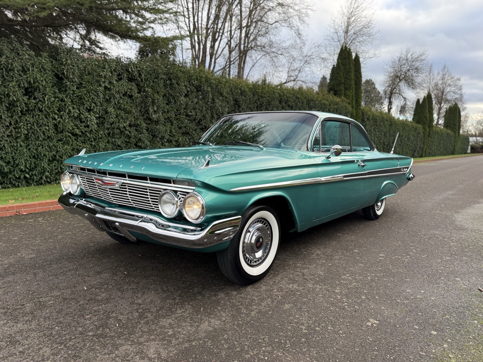 Chevrolet-Impala-1961-1