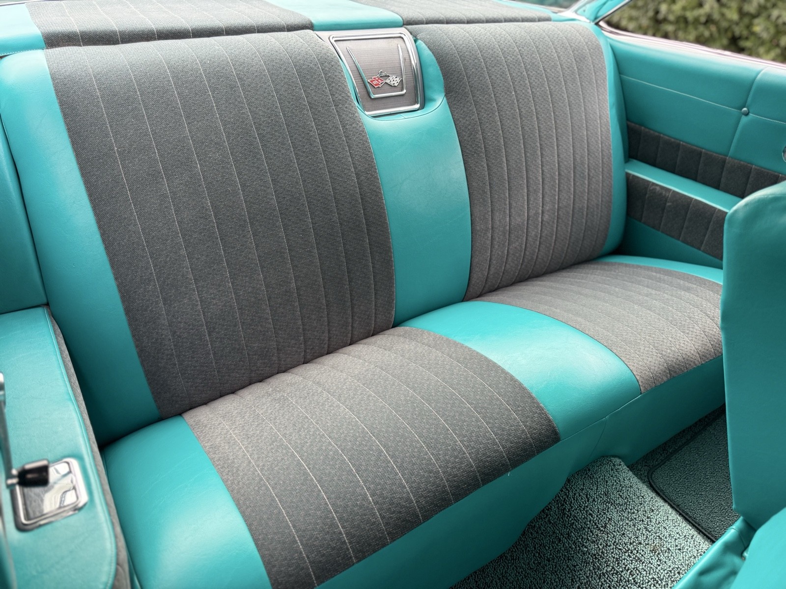 Chevrolet-Impala-1961-16