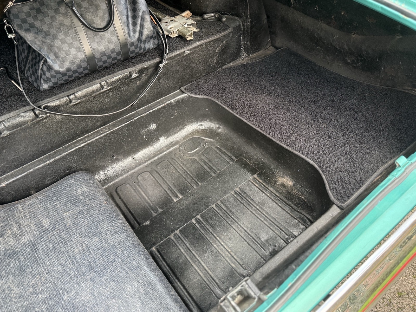 Chevrolet-Impala-1961-20