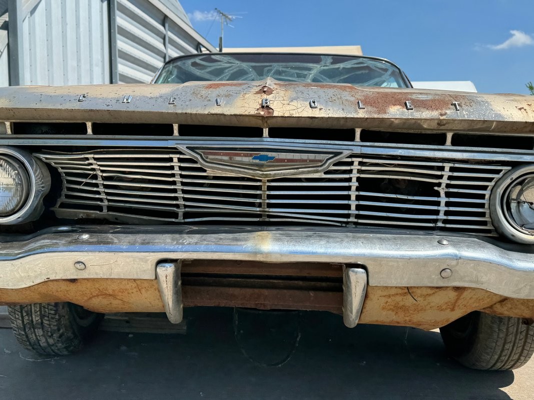 Chevrolet-Impala-1961-26