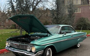 Chevrolet-Impala-1961-5