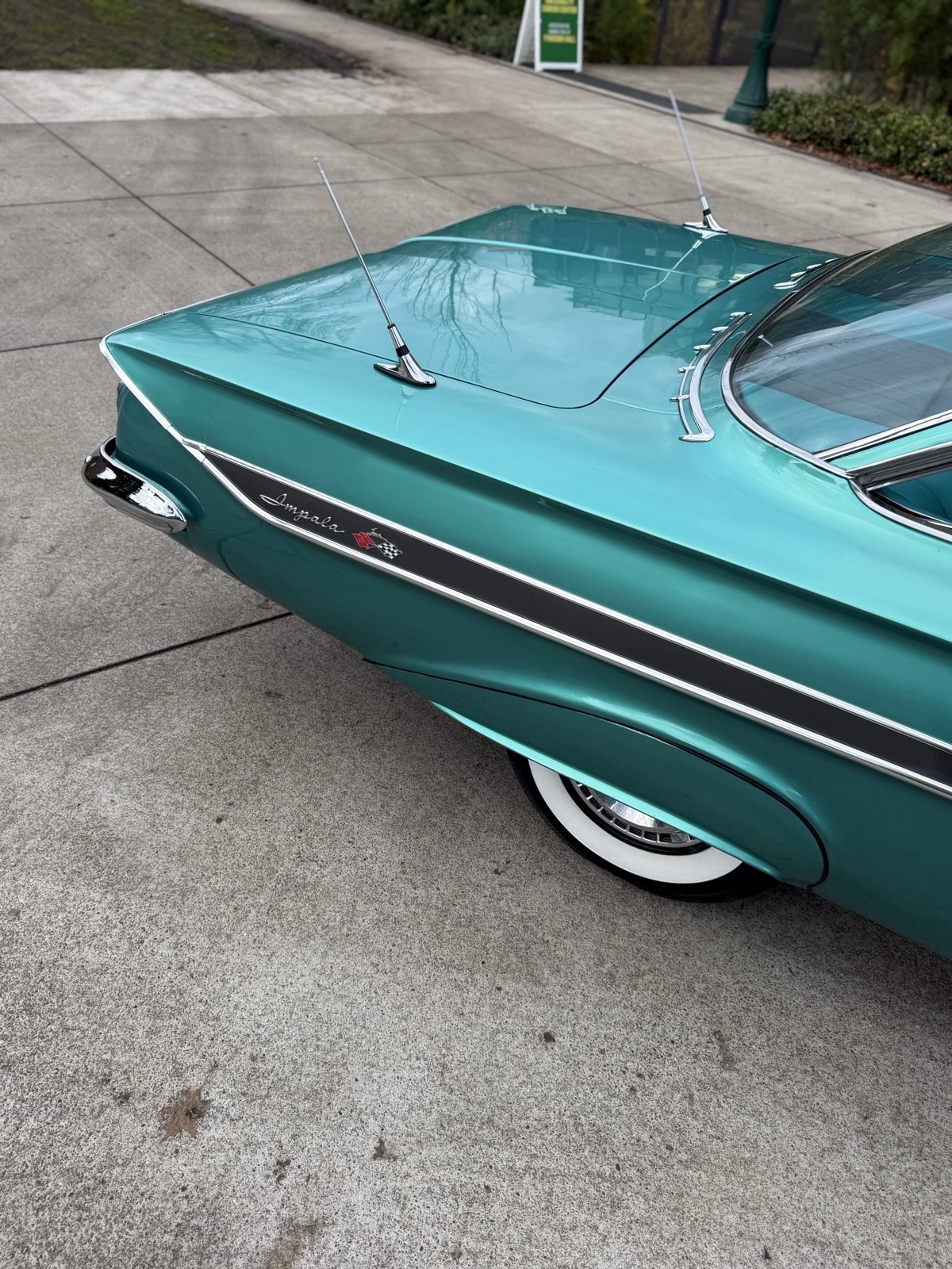 Chevrolet-Impala-1961-8