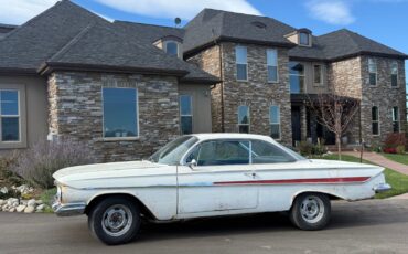 Chevrolet-Impala-1961-Coupe-1
