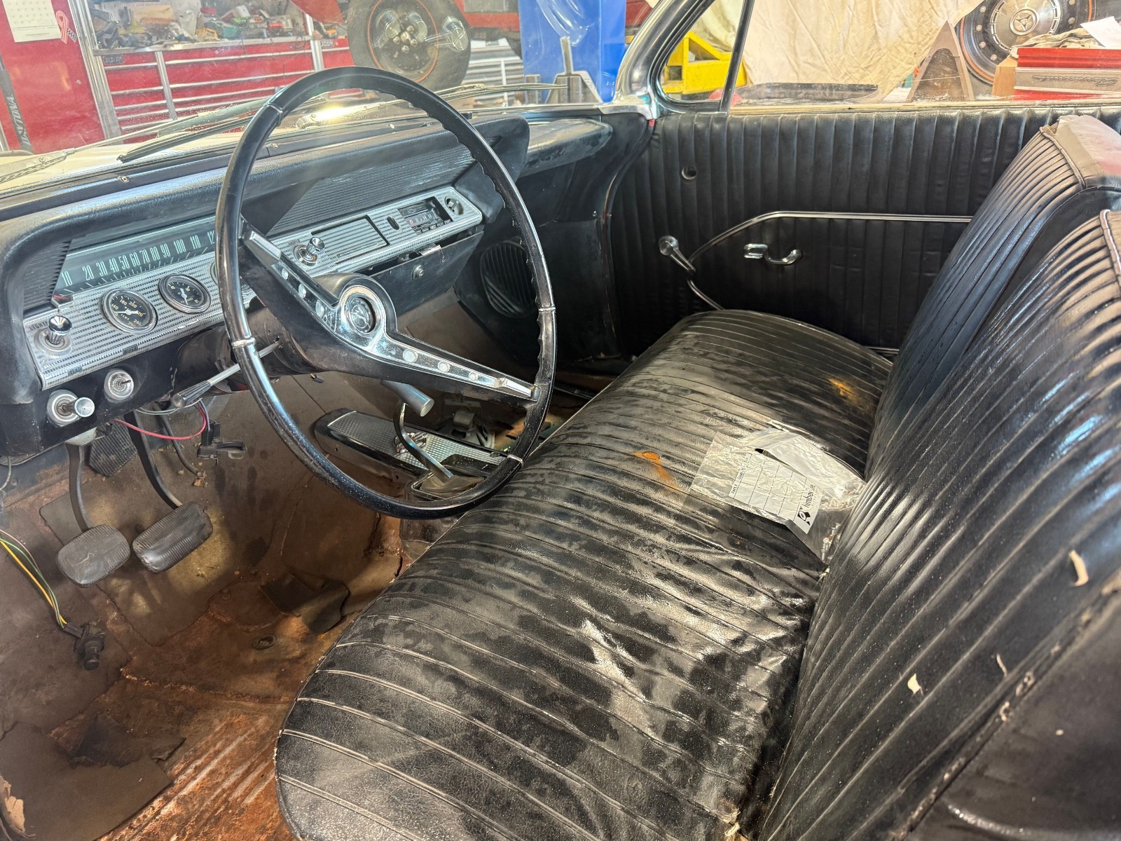 Chevrolet-Impala-1961-Coupe-14