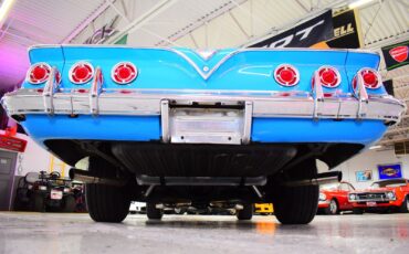 Chevrolet-Impala-1961-Coupe-15