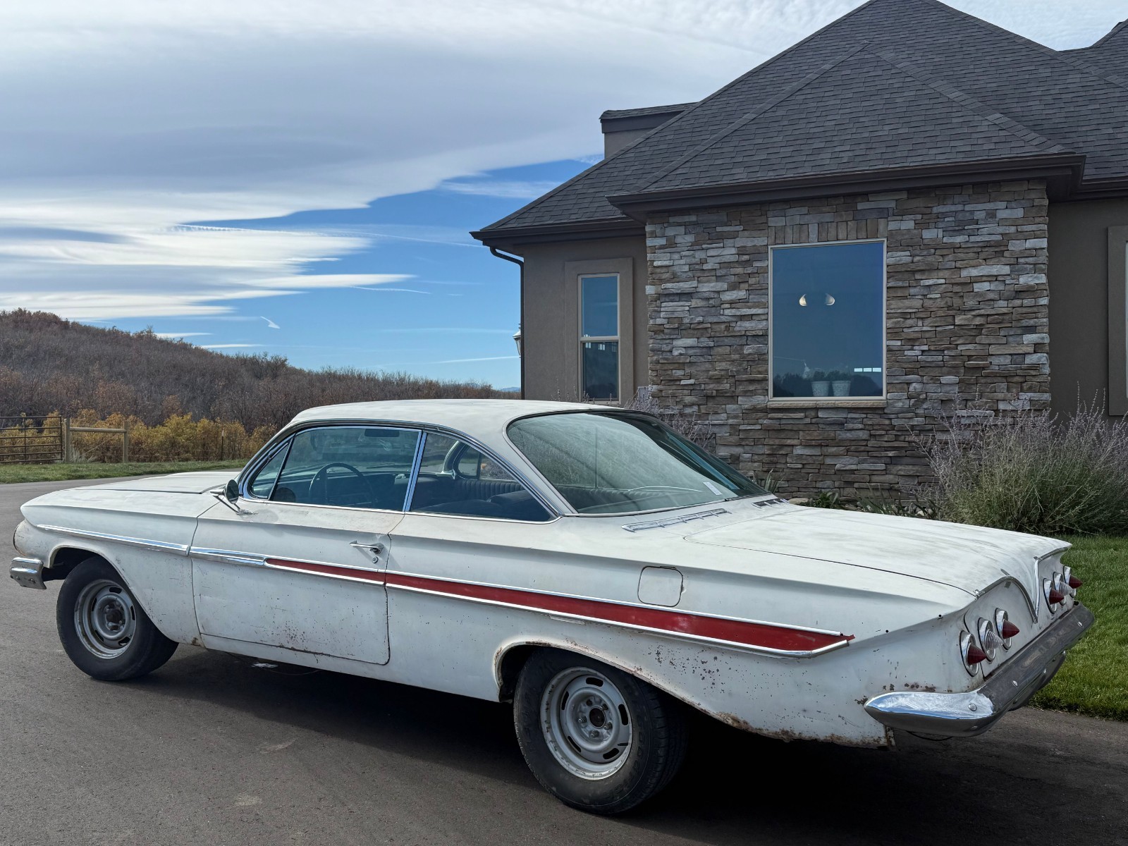 Chevrolet-Impala-1961-Coupe-2
