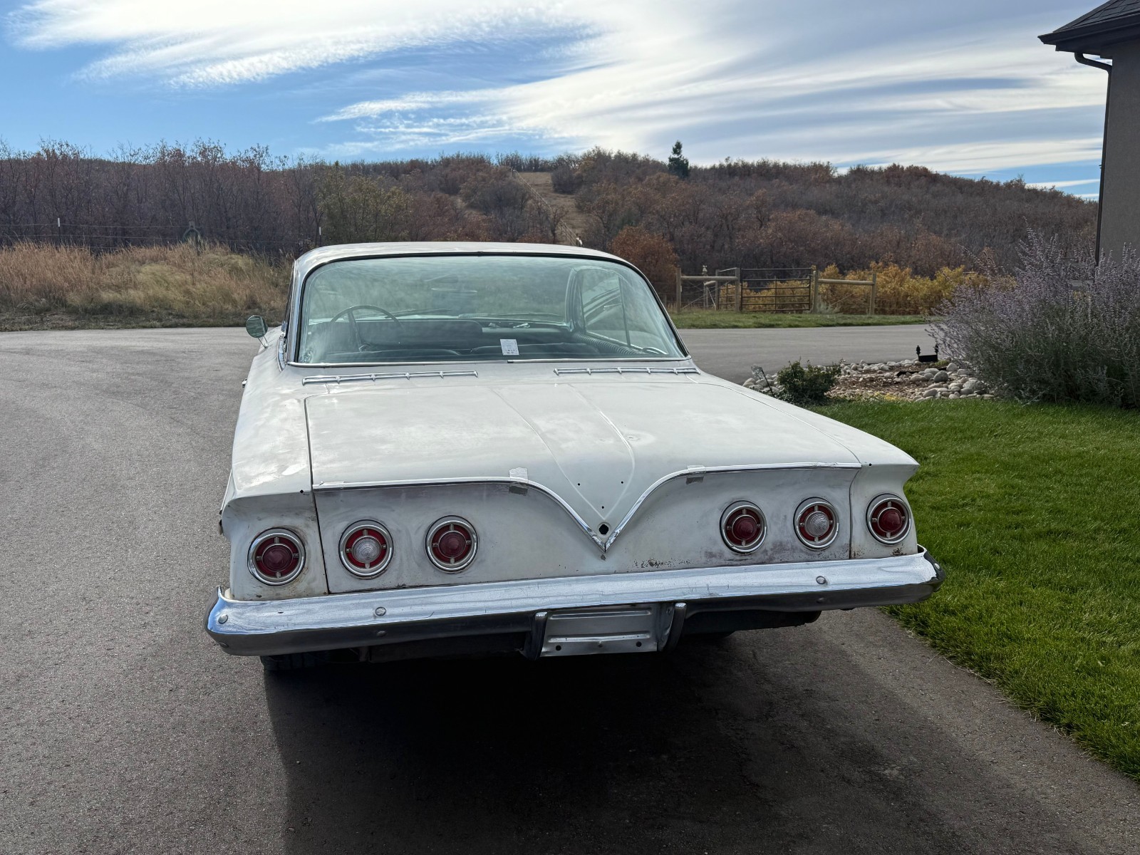 Chevrolet-Impala-1961-Coupe-4