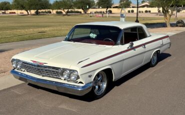 Chevrolet-Impala-1962-White-Red-1