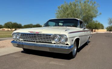 Chevrolet-Impala-1962-White-Red