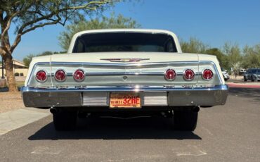 Chevrolet-Impala-1962-White-Red-4