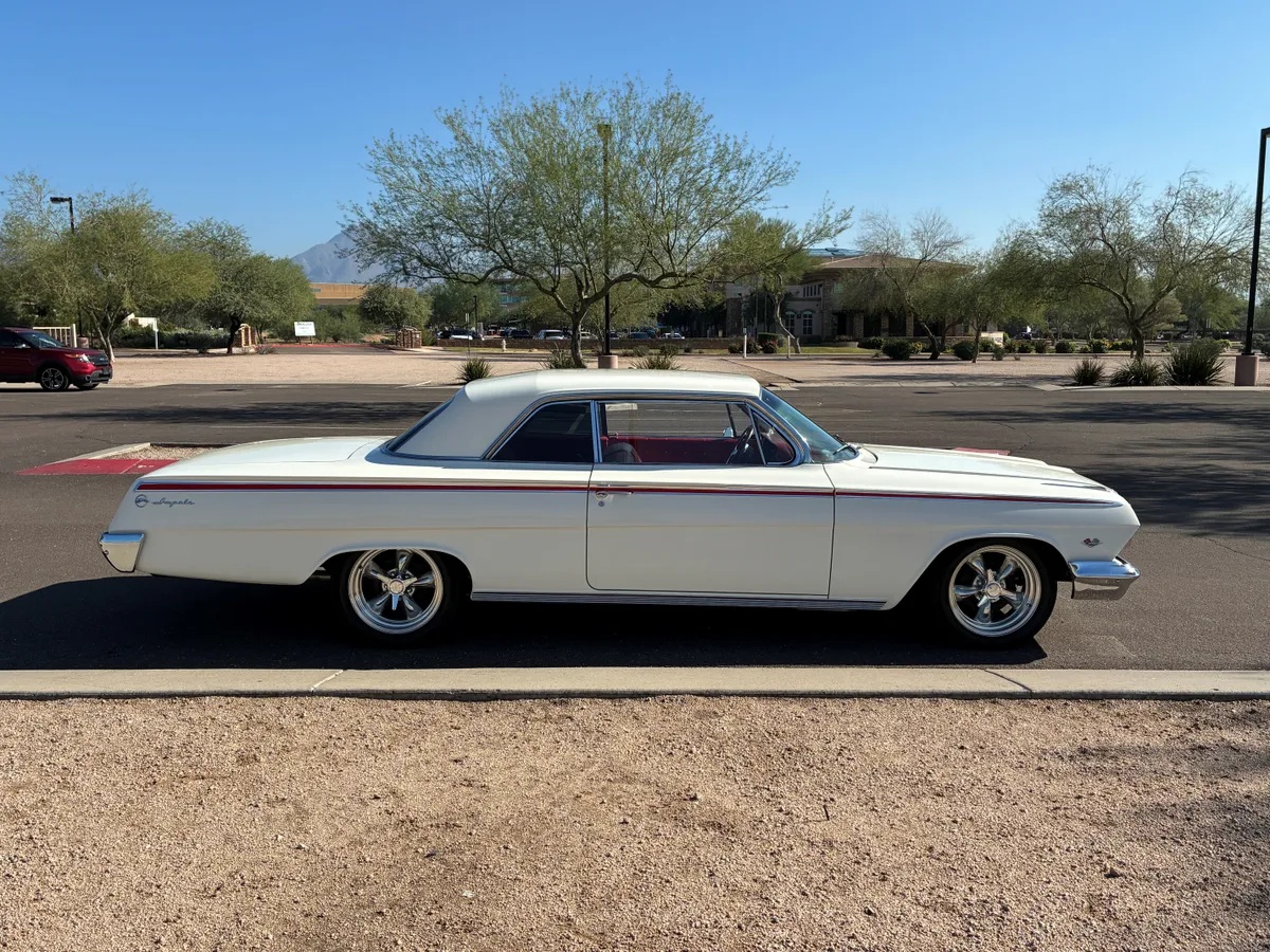 Chevrolet-Impala-1962-White-Red-5