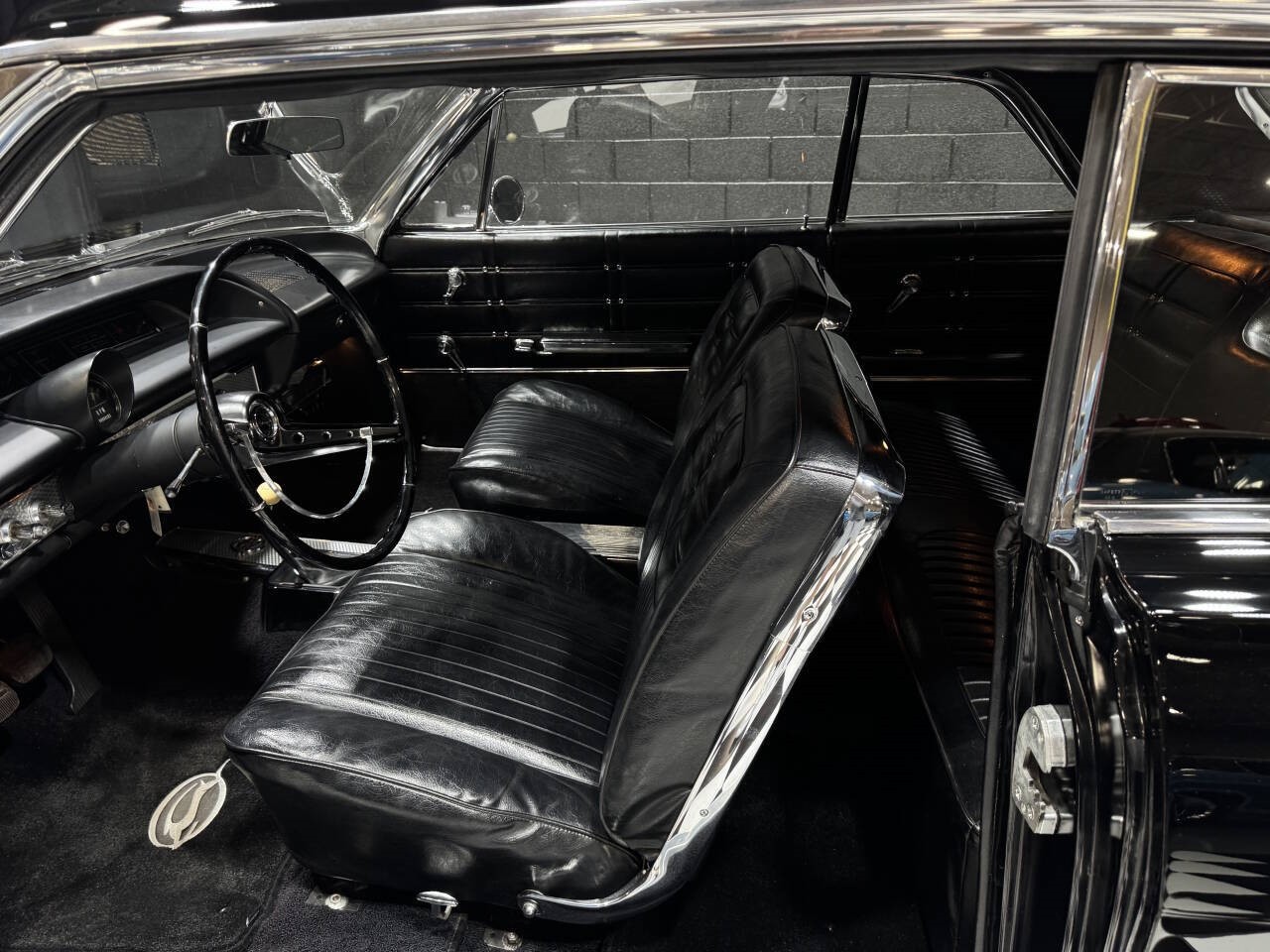 Chevrolet-Impala-1963-Coupe-2