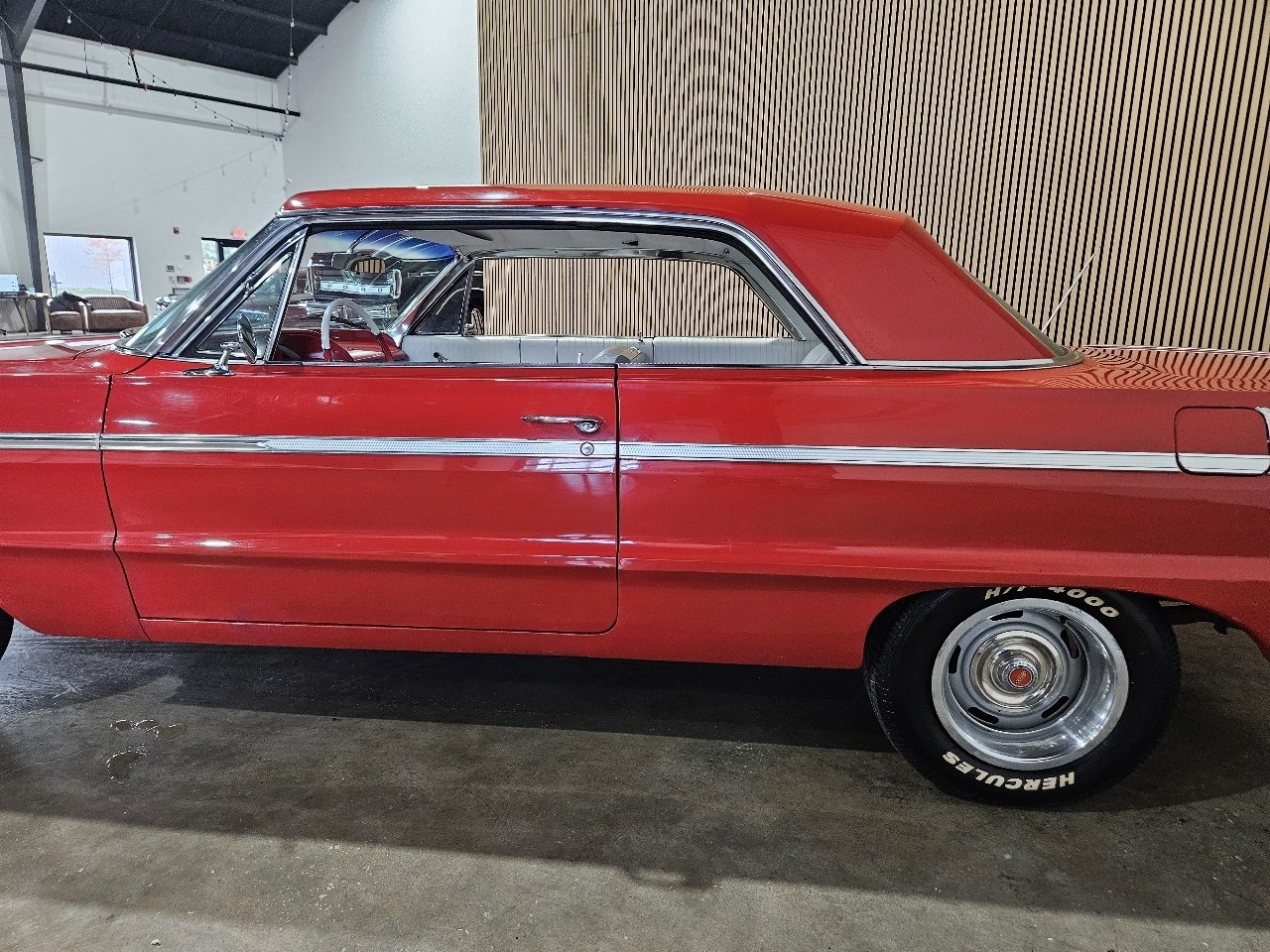 Chevrolet-Impala-1964-American-Muscle-Car-30