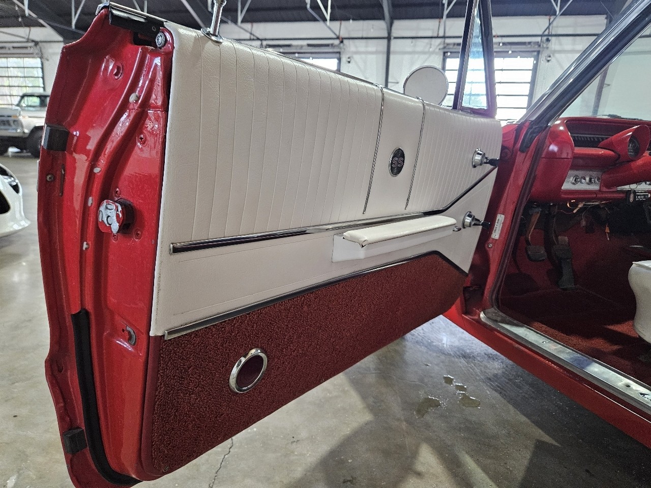 Chevrolet-Impala-1964-American-Muscle-Car-33