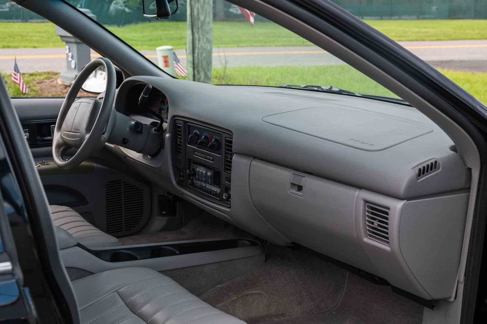 Chevrolet-Impala-1995-4-Door-11