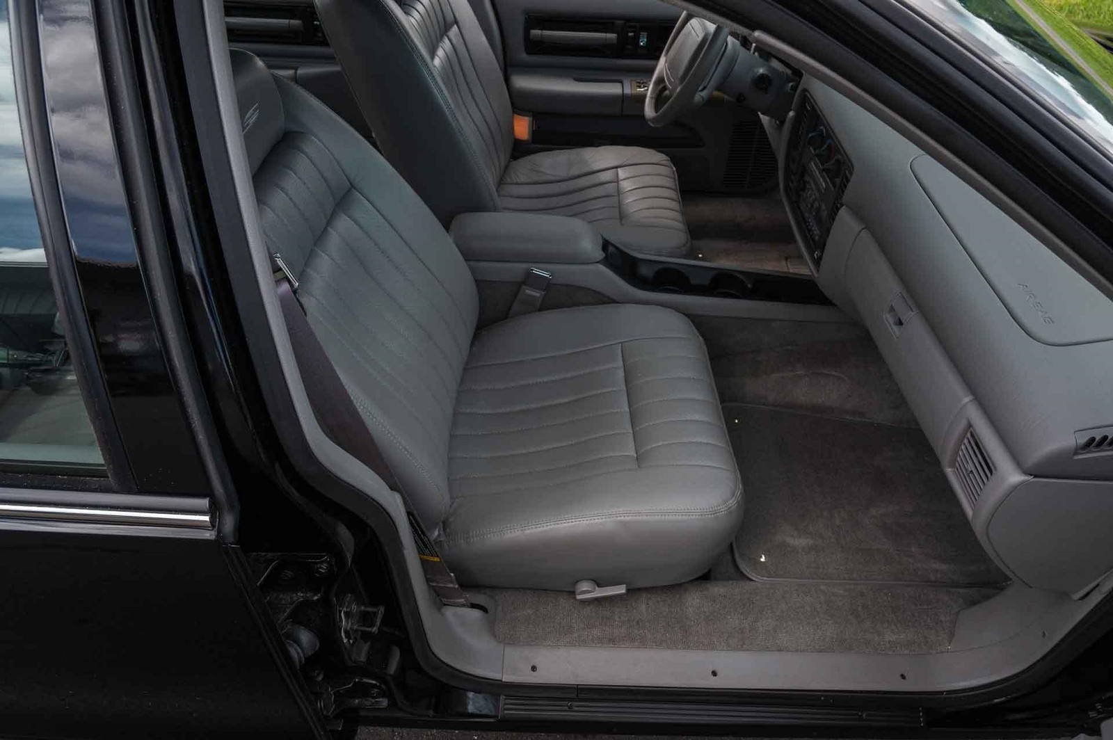 Chevrolet-Impala-1995-4-Door-12