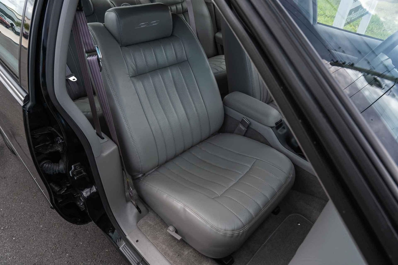 Chevrolet-Impala-1995-4-Door-13