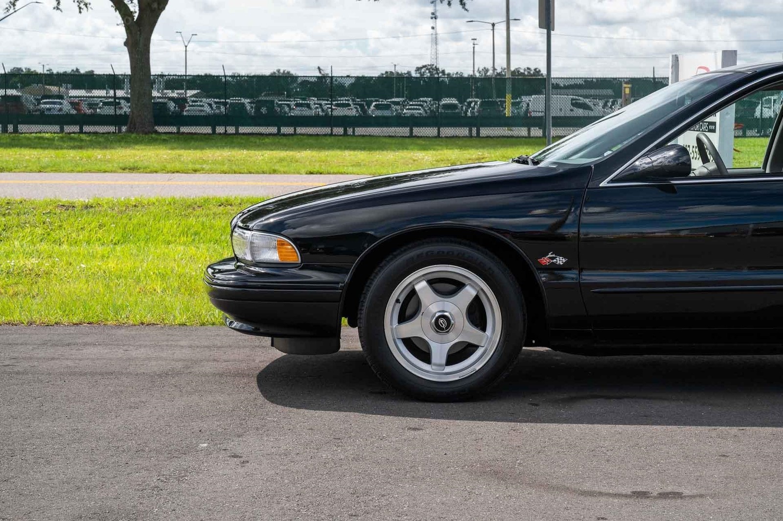 Chevrolet-Impala-1995-4-Door-24