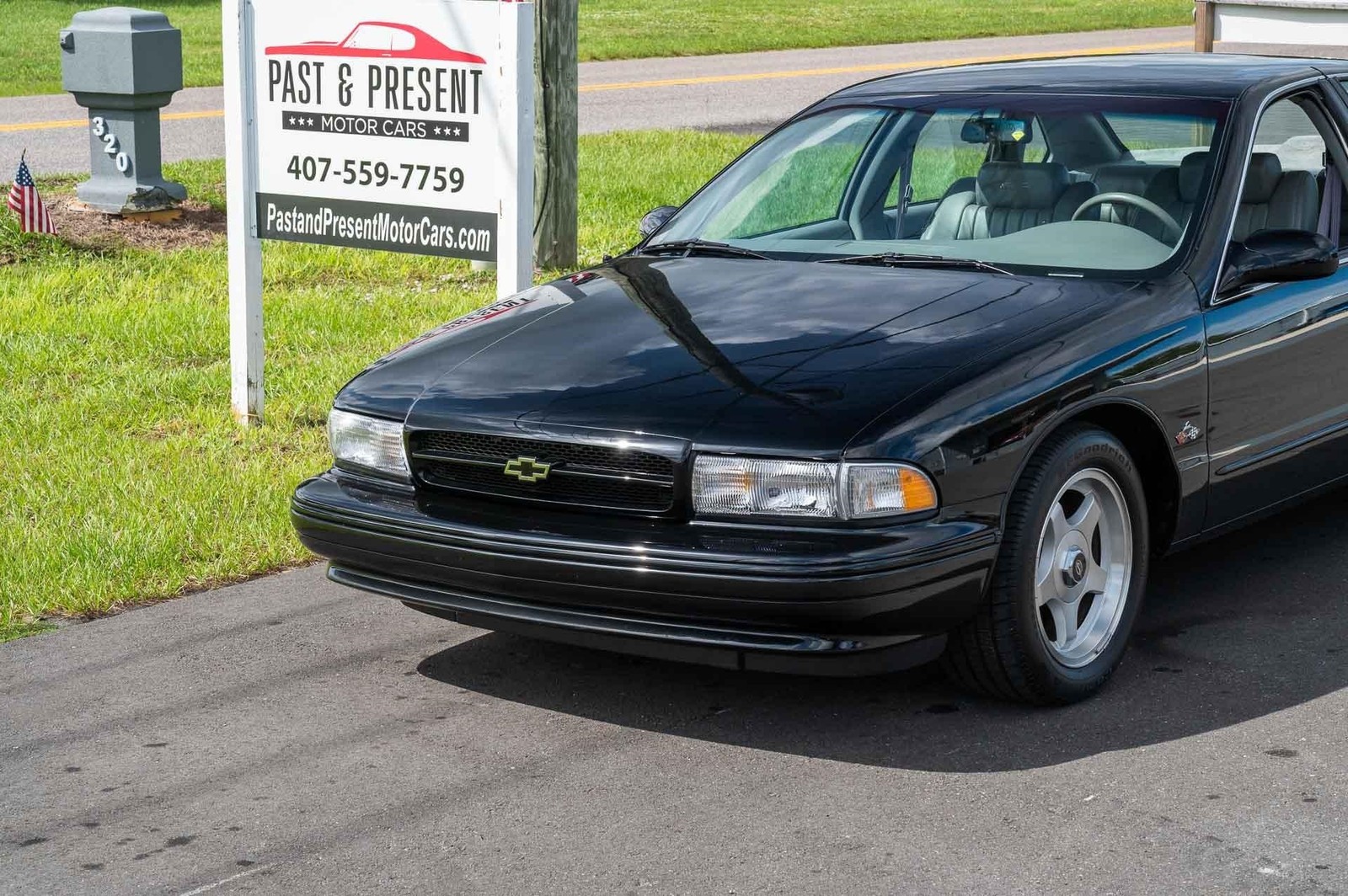 Chevrolet-Impala-1995-4-Door-25