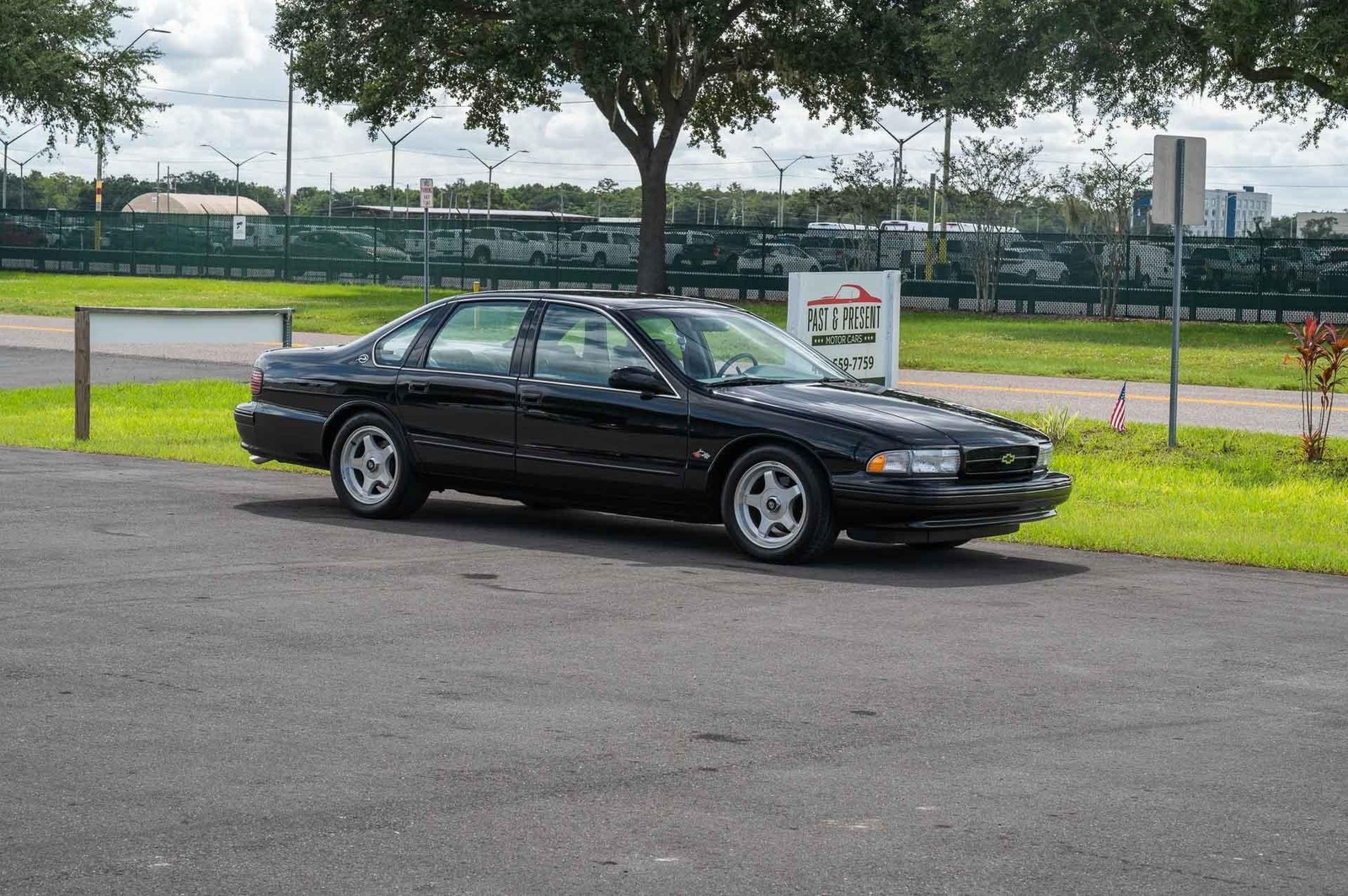 Chevrolet-Impala-1995-4-Door-32